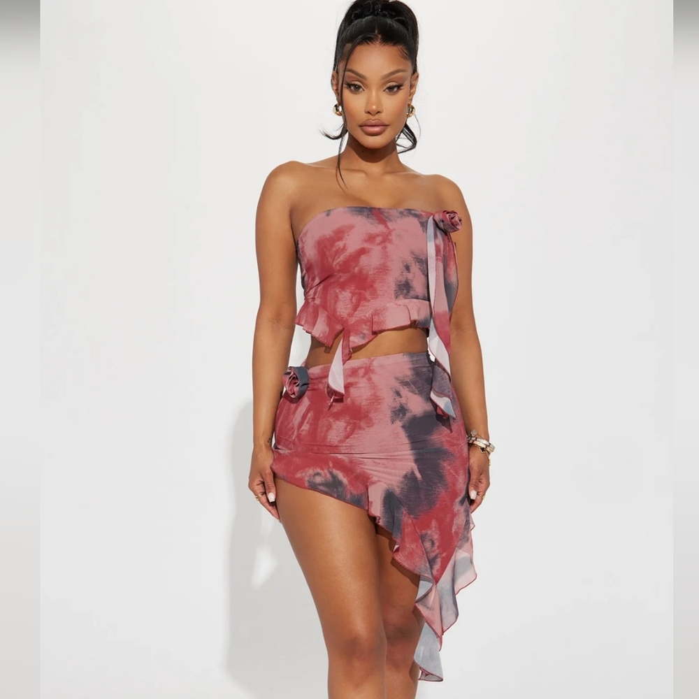 Fashion Nova Y2K"Got Me Looking Chiffon" Red & Black Skirt Set Size S NEW
